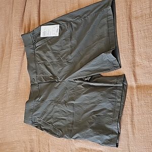 Athleta Trekkie North Bermuda shorts
